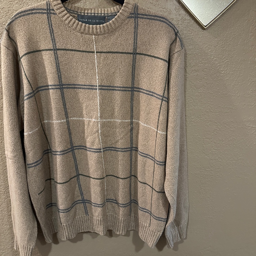 Oscar de la Renta Beige Sweater with Blue and White Lines